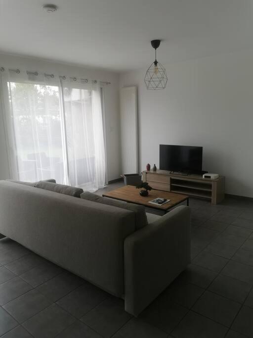 Jolie Maison Entiere Avec 3 Chambres Centre Ville Saint-Andre-de-Cubzac Bagian luar foto