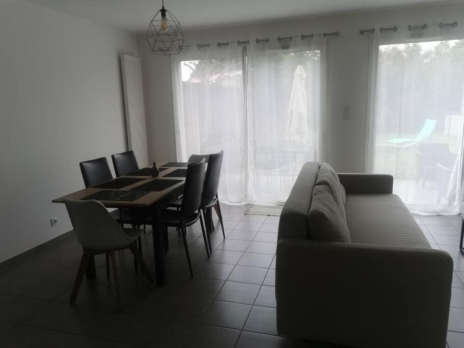 Jolie Maison Entiere Avec 3 Chambres Centre Ville Saint-Andre-de-Cubzac Bagian luar foto
