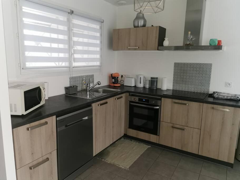 Jolie Maison Entiere Avec 3 Chambres Centre Ville Saint-Andre-de-Cubzac Bagian luar foto